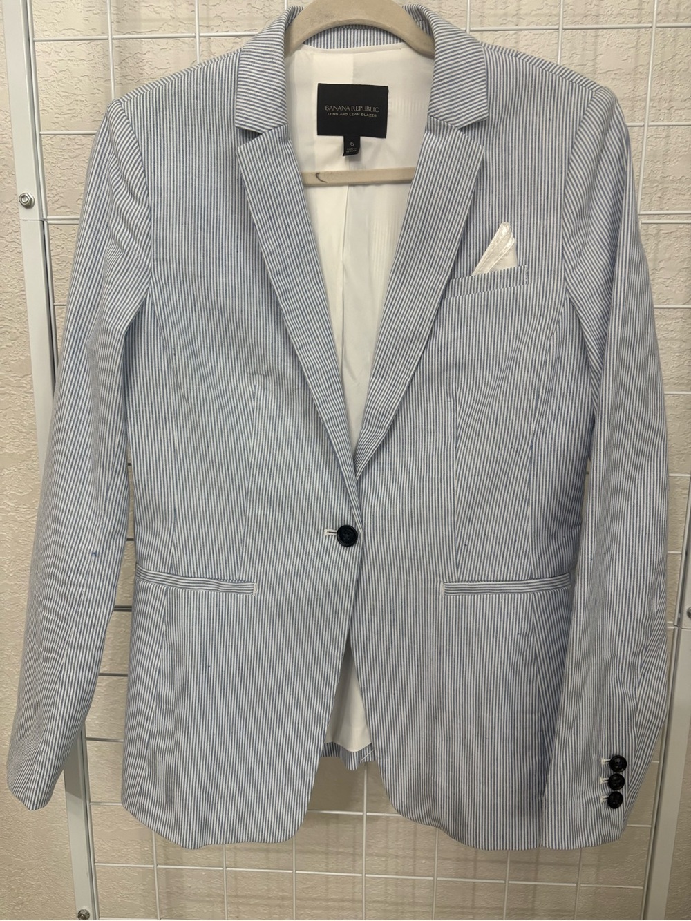Banana Republic Light Blue & White Seersucker Blazer